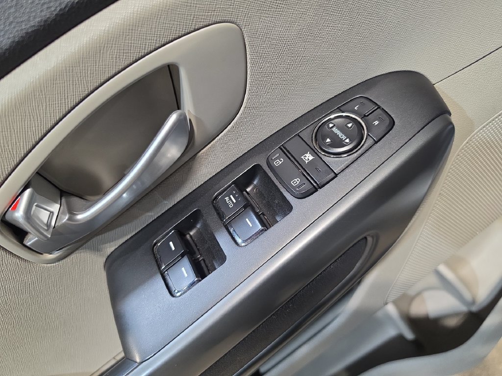 Used 2019 Kia Sedona EX FWD image 15