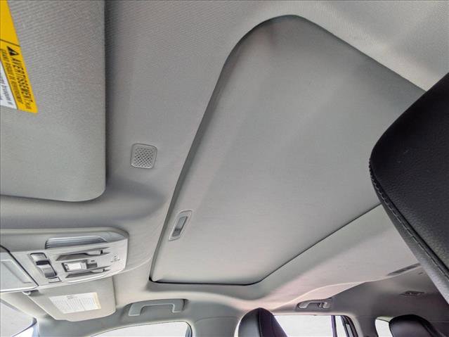 Used 2020 Toyota Highlander Limited image 12