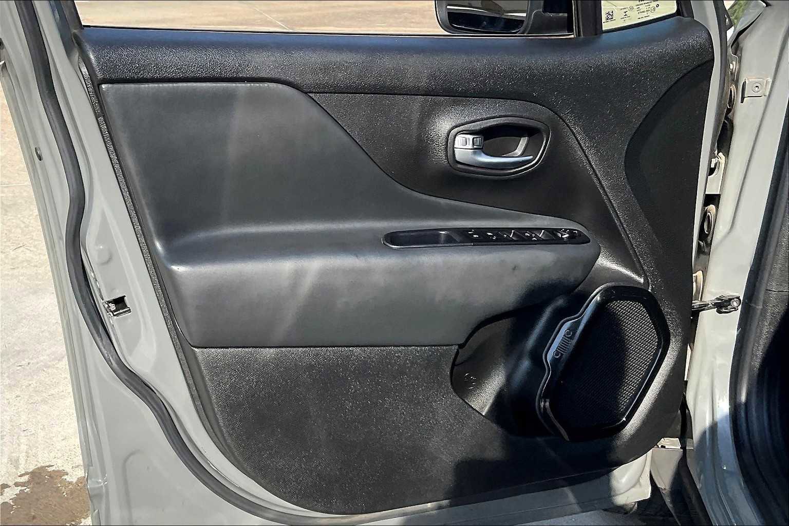 Certified 2022 Jeep Renegade Altitude image 20