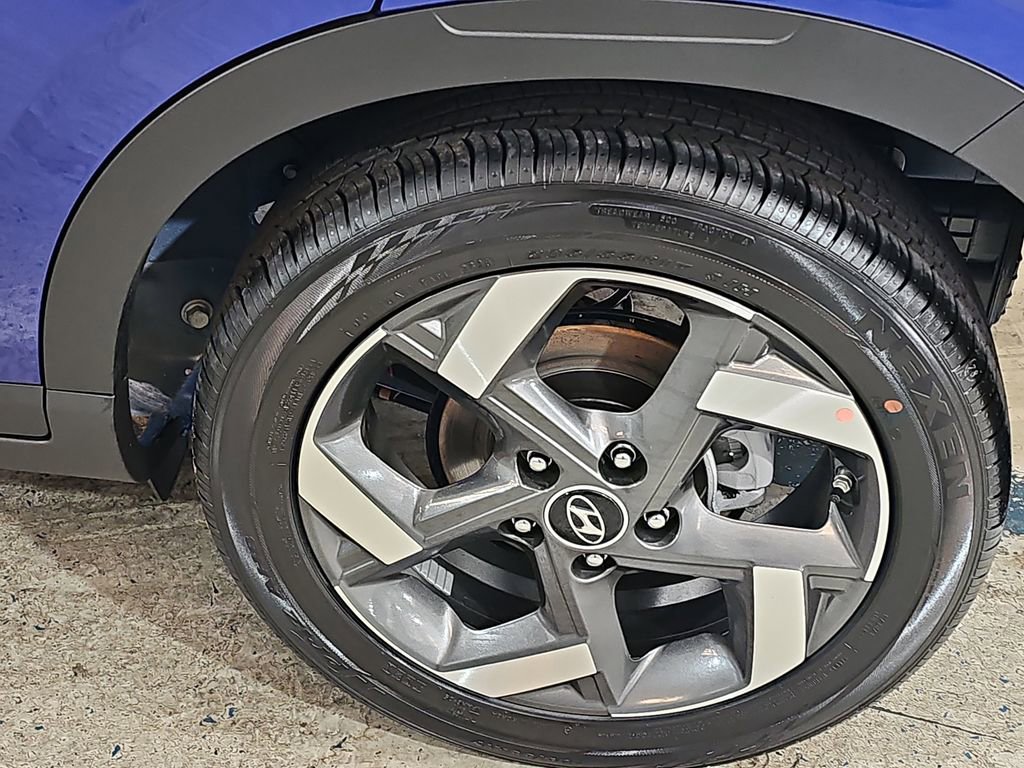 New 2026 Hyundai Venue SEL FWD image 32