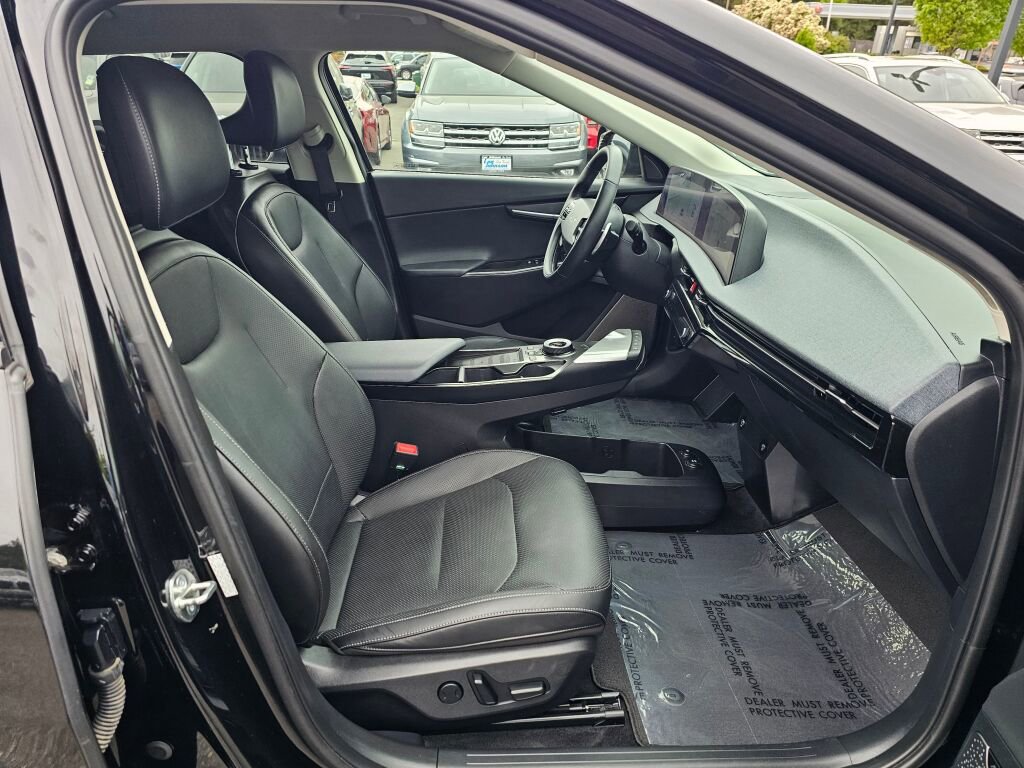 Certified 2023 Kia EV6 Wind AWD/4WD image 28