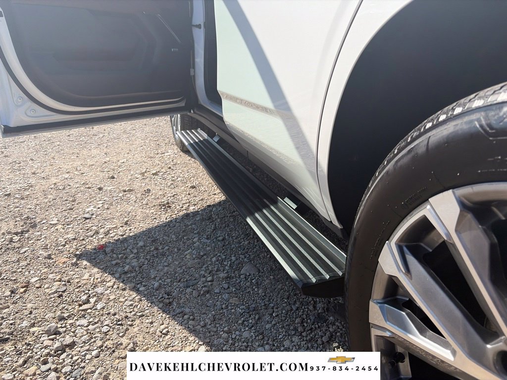 Used 2025 Chevrolet Tahoe High Country AWD/4WD image 40