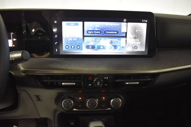 Certified 2025 Nissan Kicks SV AWD/4WD image 17