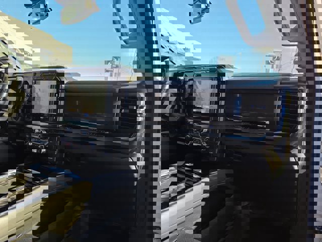 Used 2024 Ford F250 Lariat image 13