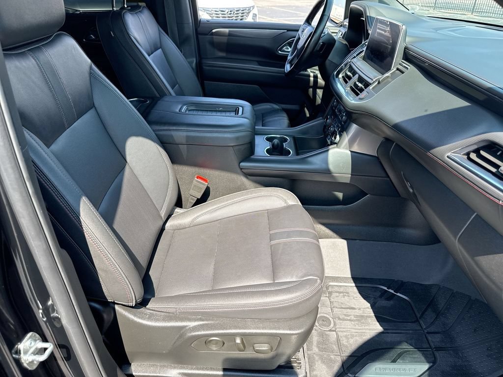 Used 2024 Chevrolet Tahoe RST w/ Luxury Package AWD/4WD image 28