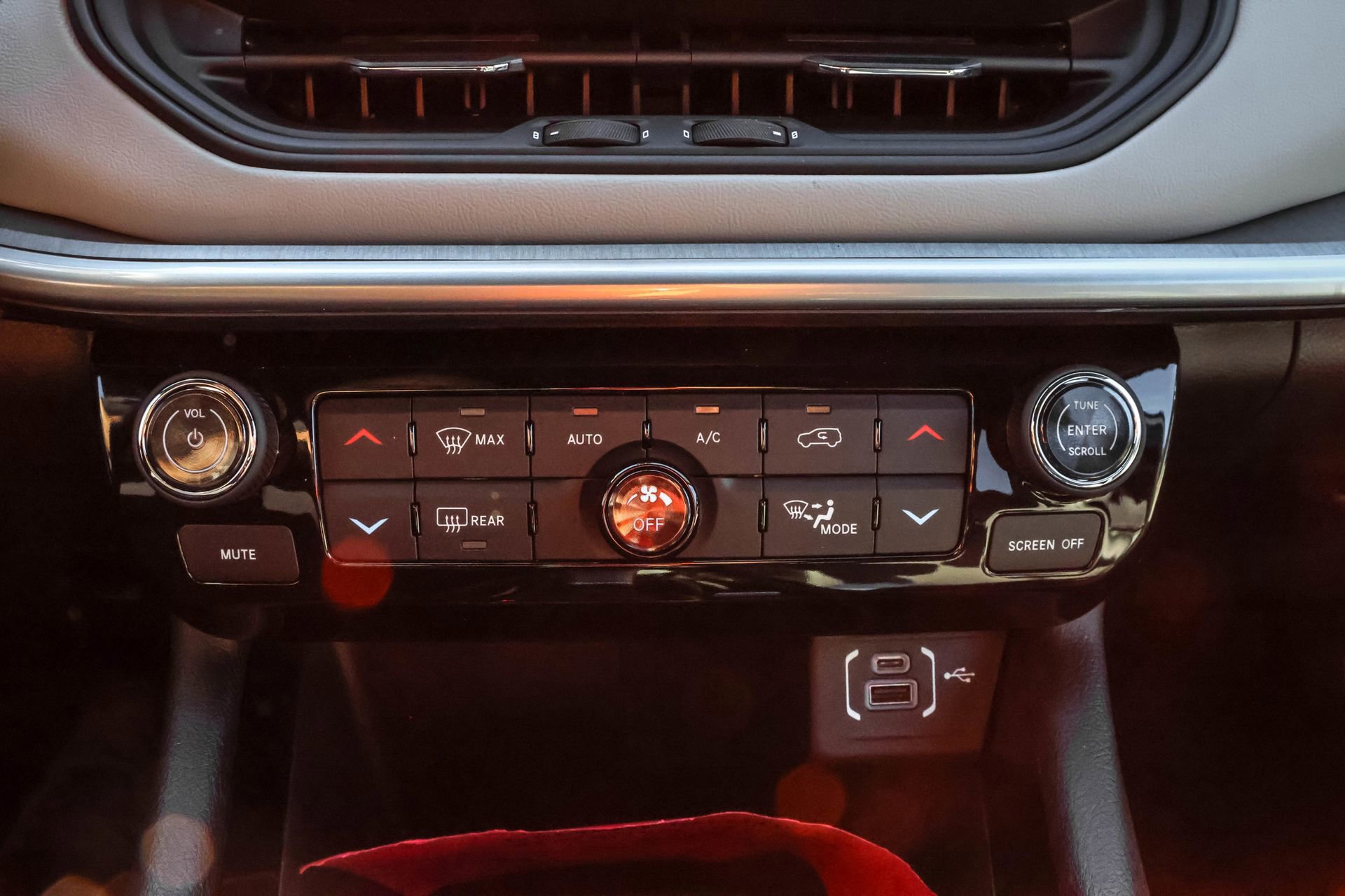 New 2026 Jeep Compass Limited image 18