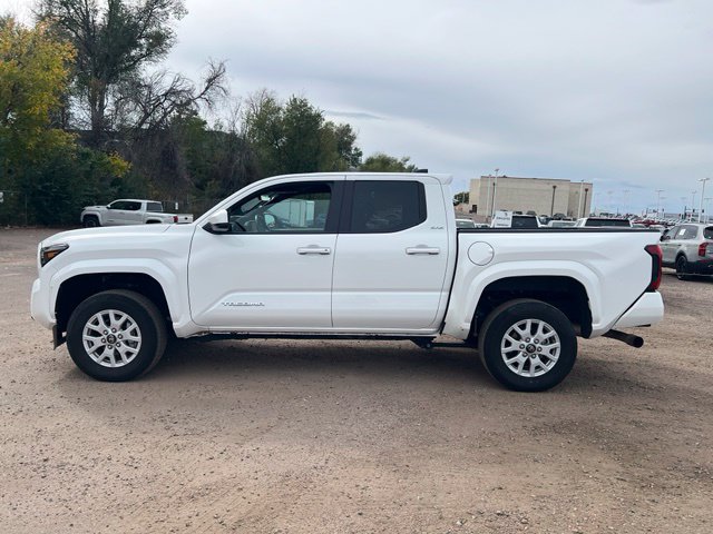 Used 2025 Toyota Tacoma SR5 AWD/4WD image 2