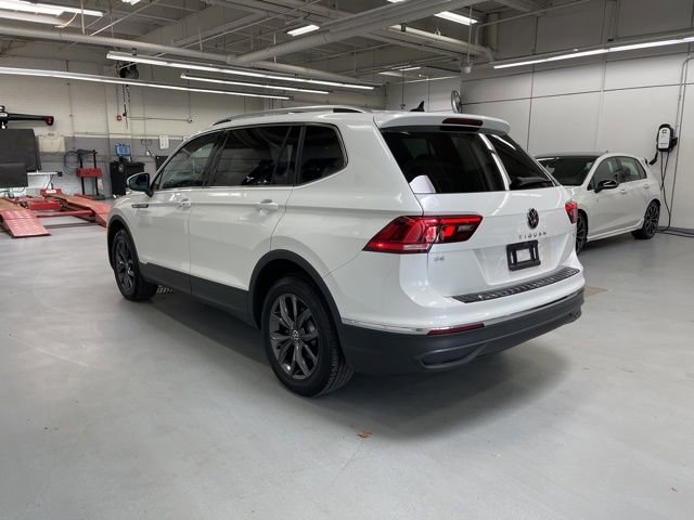 Certified 2023 Volkswagen Tiguan SE AWD/4WD image 2
