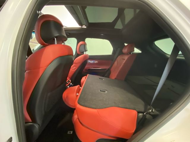 Used 2023 Genesis GV70 3.5T Sport w/ Sport Prestige Package image 15