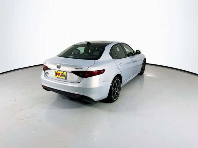 Used 2023 Alfa Romeo Giulia Ti image 9