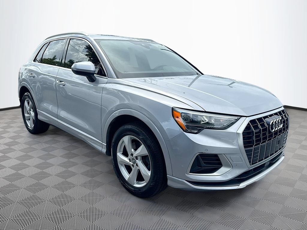 Used 2019 Audi Q3 2.0T Premium w/ Convenience Package AWD/4WD image 4
