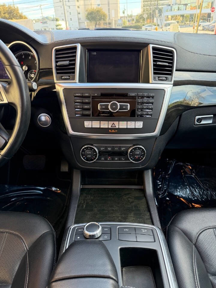 Used 2016 Mercedes-Benz GL 450 4MATIC w/ Premium I Package image 24