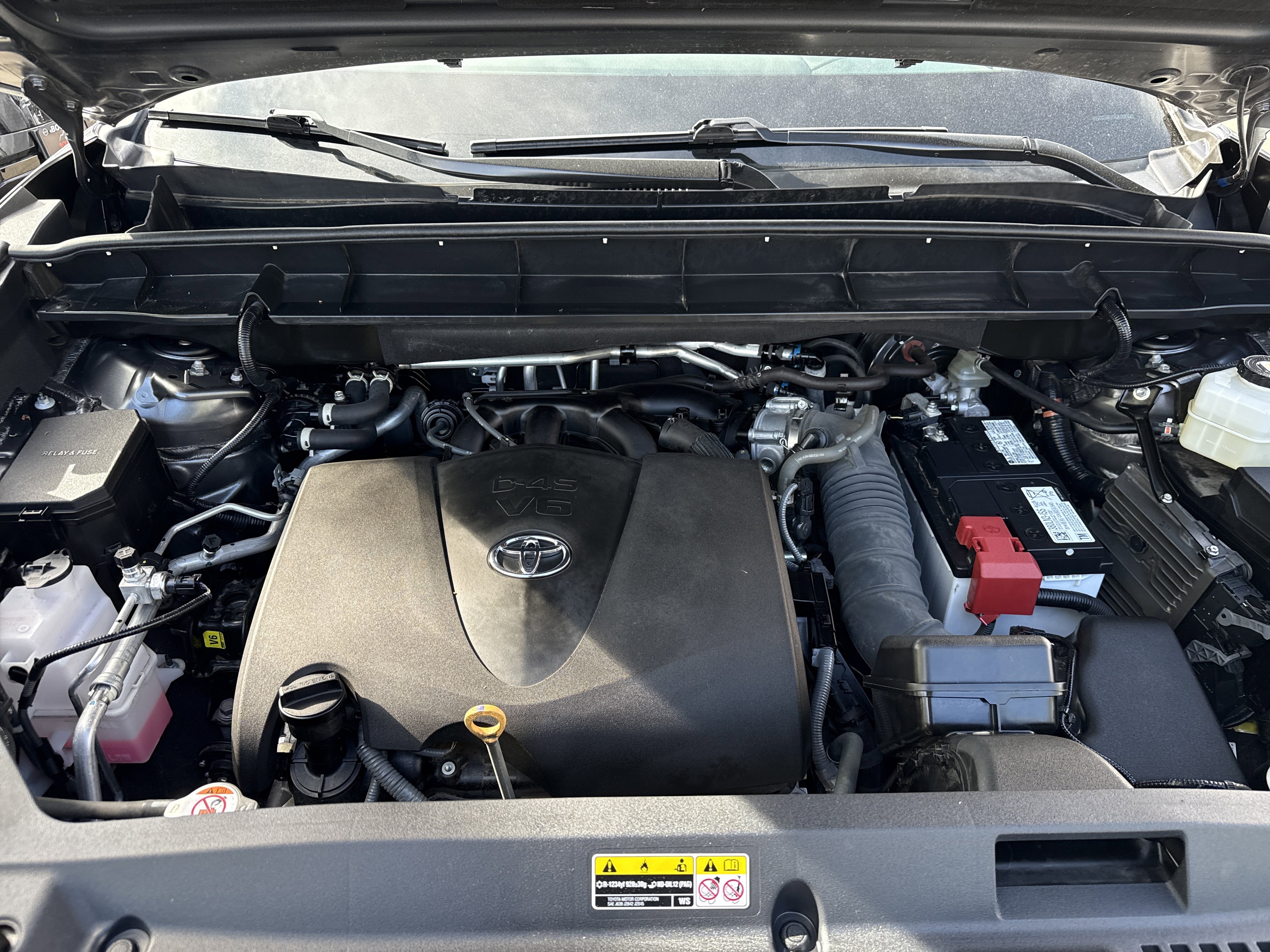 Used 2022 Toyota Highlander LE AWD/4WD image 11
