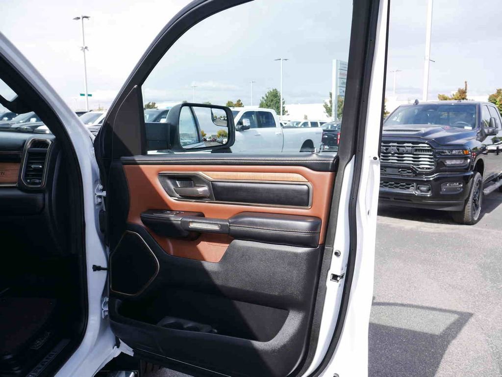 Used 2023 RAM 1500 Limited w/ Body-Colour Bumper Group image 31