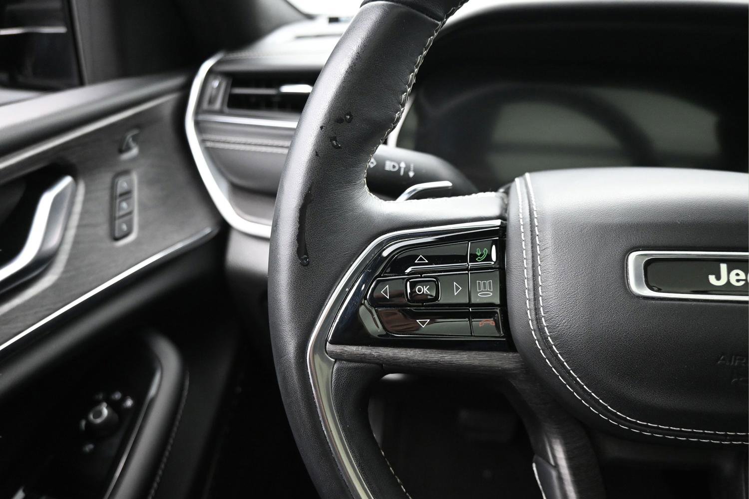 Used 2021 Jeep Grand Cherokee L Overland w/ Luxury Tech Group IV image 20