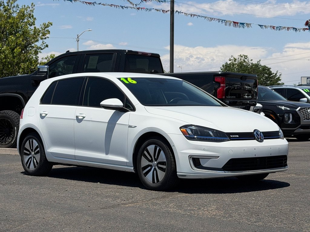 Used 2016 Volkswagen e-Golf SEL Premium w/ Driver Assistance Package FWD image 33