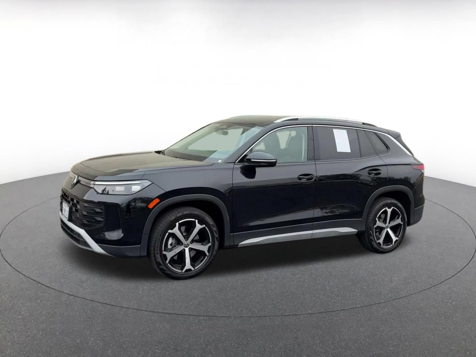 Used 2026 Volkswagen Tiguan SE AWD/4WD image 7