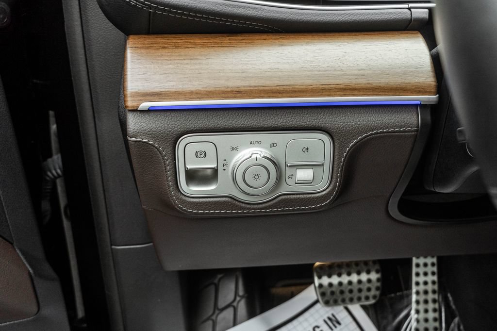 Used 2022 Mercedes-Benz GLS 450 4MATIC image 18