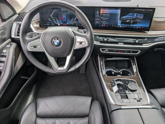 Used 2025 BMW X7 xDrive40i w/ Premium Package image 10
