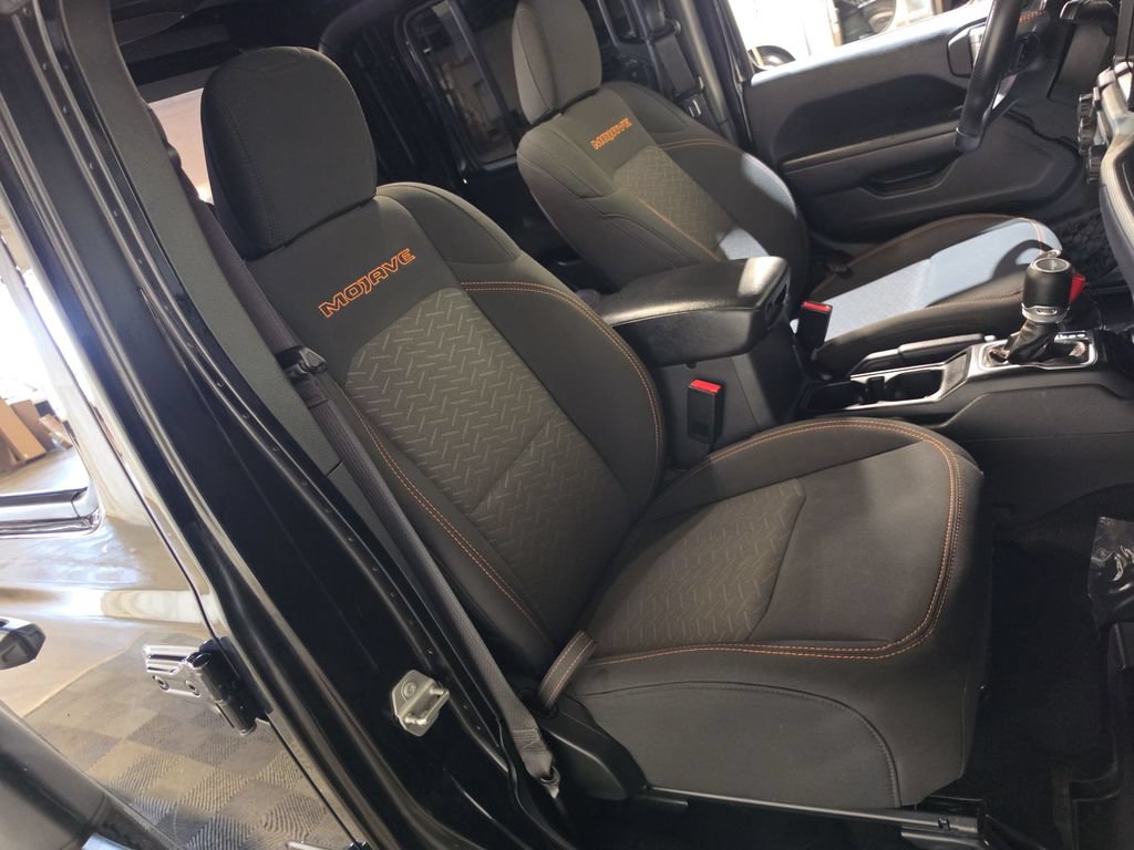 Used 2023 Jeep Gladiator Mojave AWD/4WD image 25