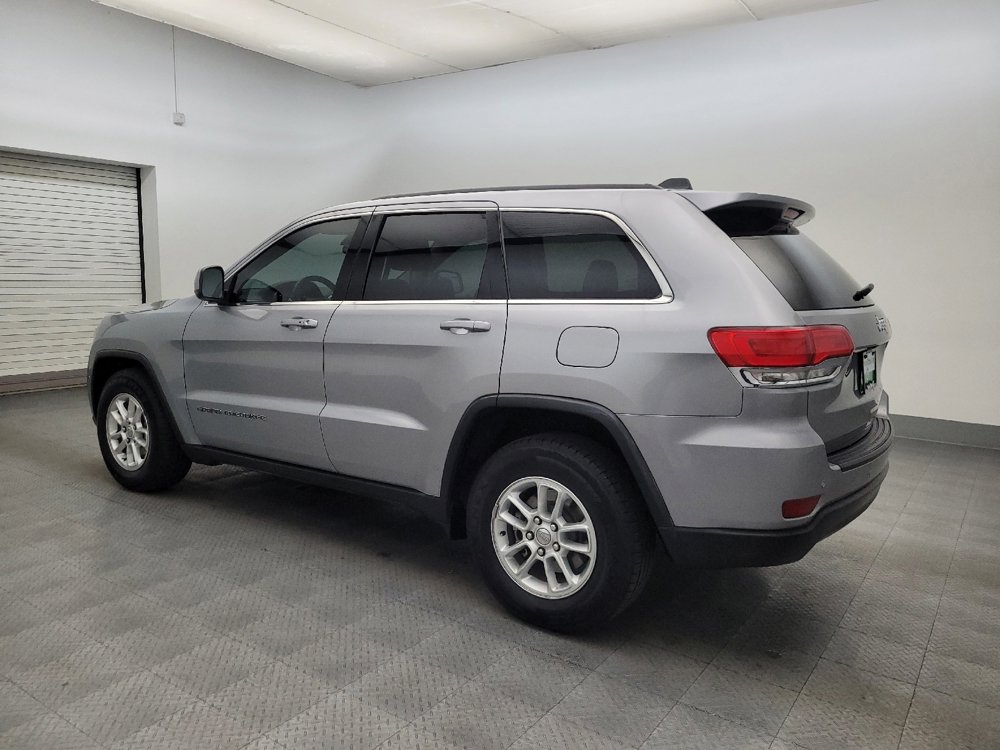 Used 2018 Jeep Grand Cherokee Laredo image 3