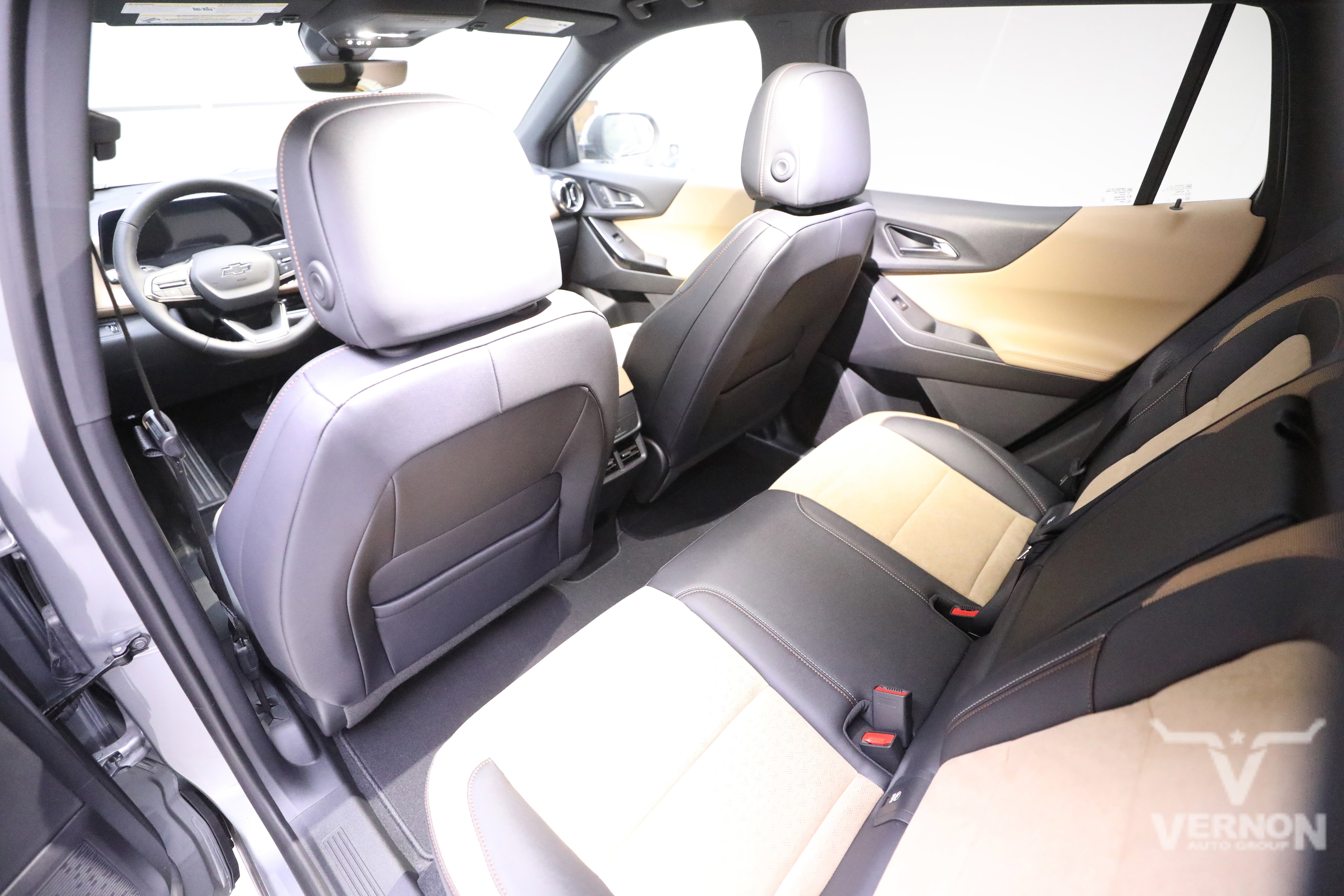 New 2026 Chevrolet Equinox ACTIV w/ Safety and Technology Package image 9