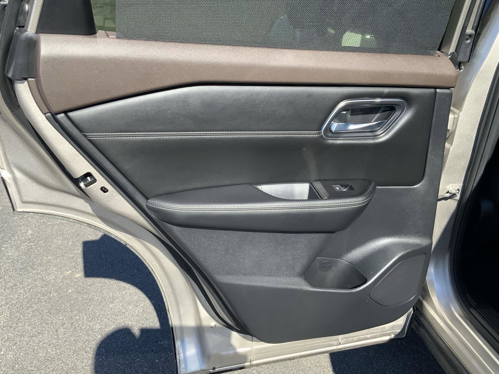 Used 2023 Nissan Rogue Platinum image 51