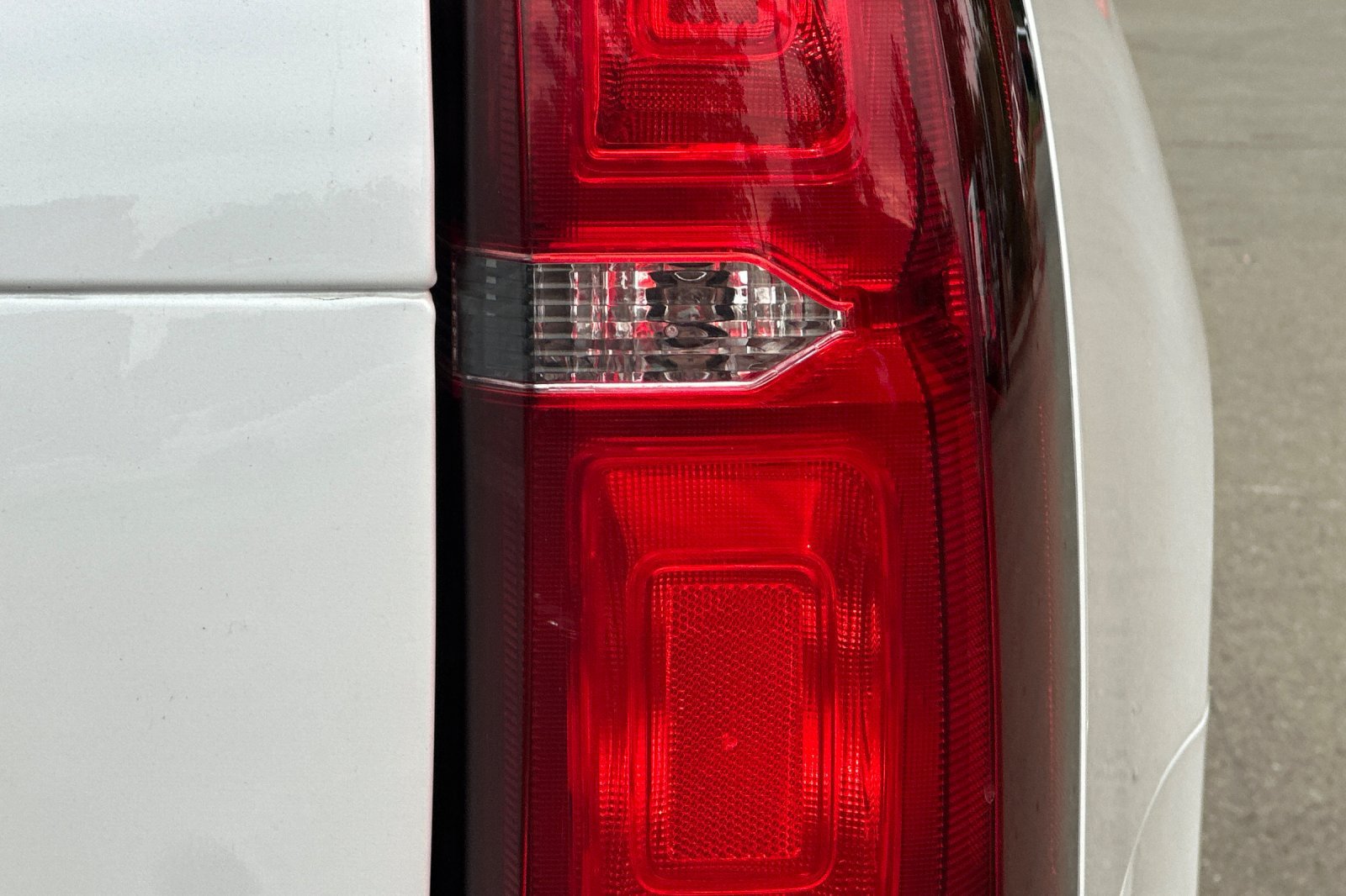 Used 2019 Chevrolet Suburban Premier w/ Premier Plus Edition AWD/4WD image 48
