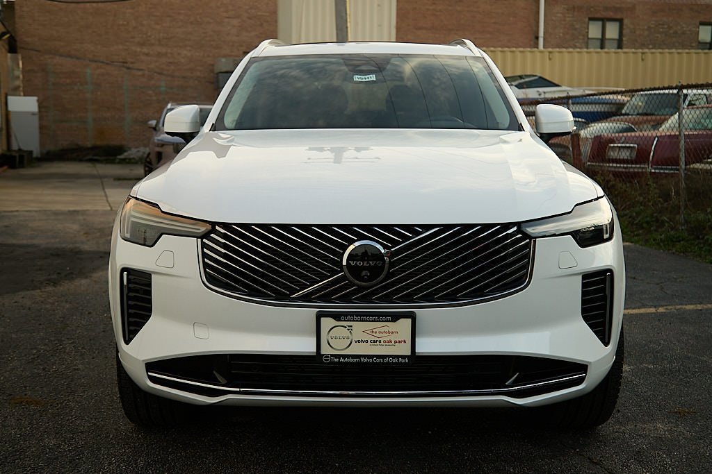 New 2025 Volvo XC90 B6 Plus w/ Protection Package Premier image 5