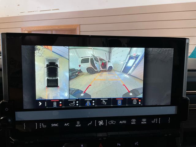 Used 2025 GMC Hummer EV 2X w/ LPO, Illumination Package image 25