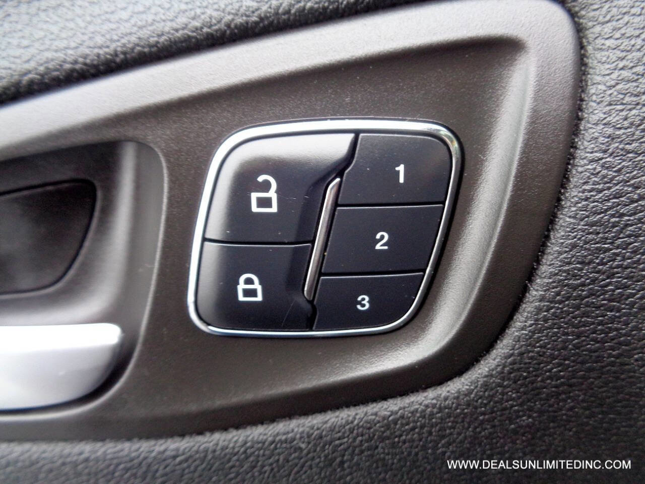 Used 2016 Ford Escape Titanium image 11