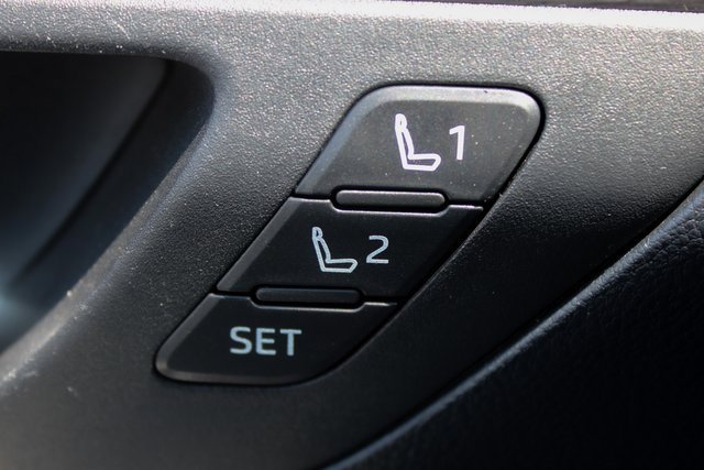 Used 2025 Toyota Grand Highlander AWD image 12