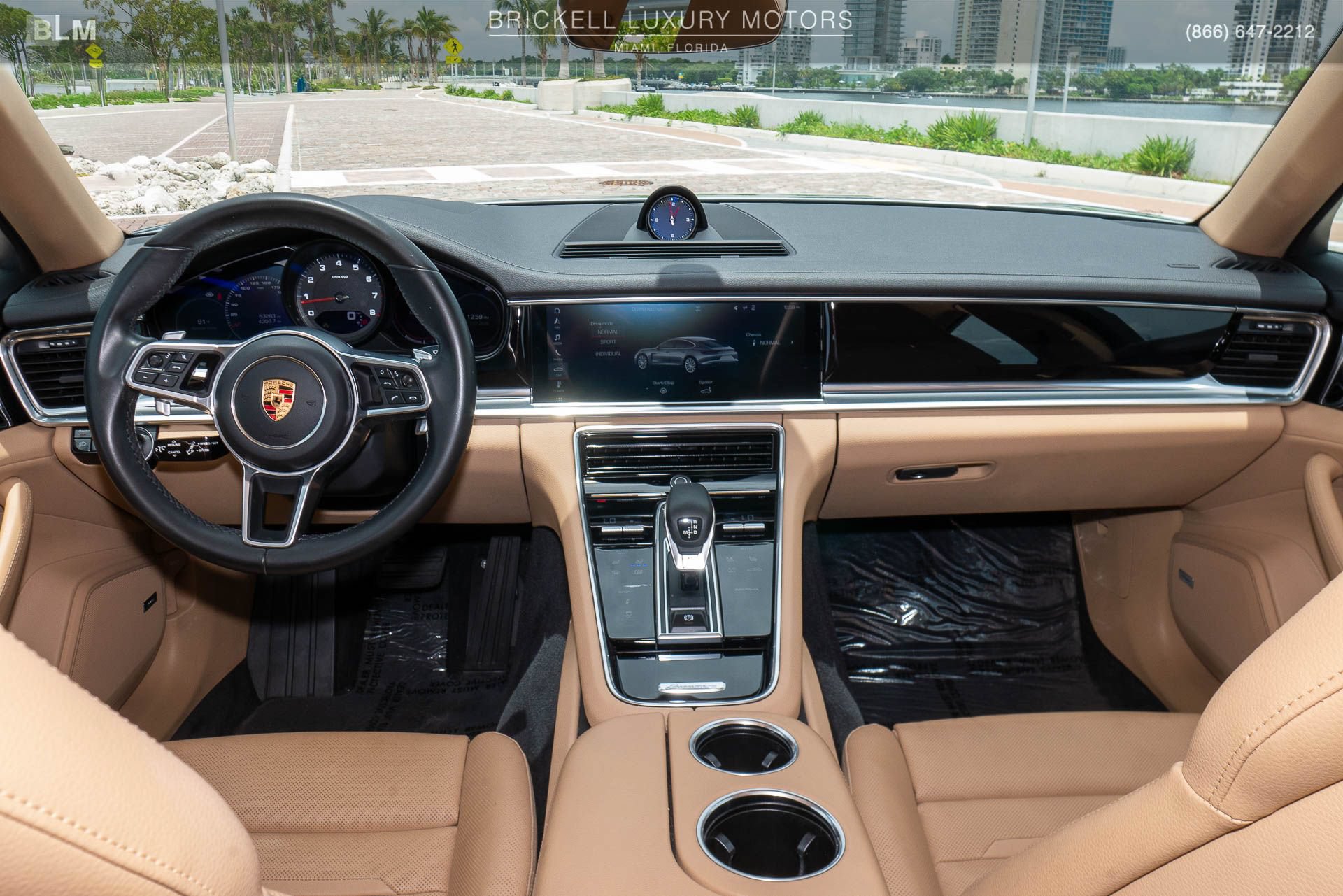 Used 2019 Porsche Panamera RWD image 23