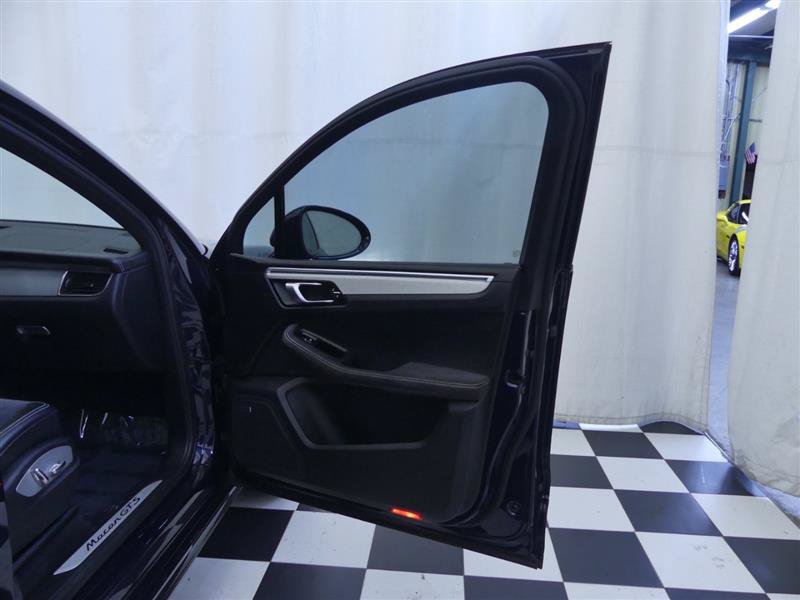 Used 2018 Porsche Macan GTS AWD/4WD image 24