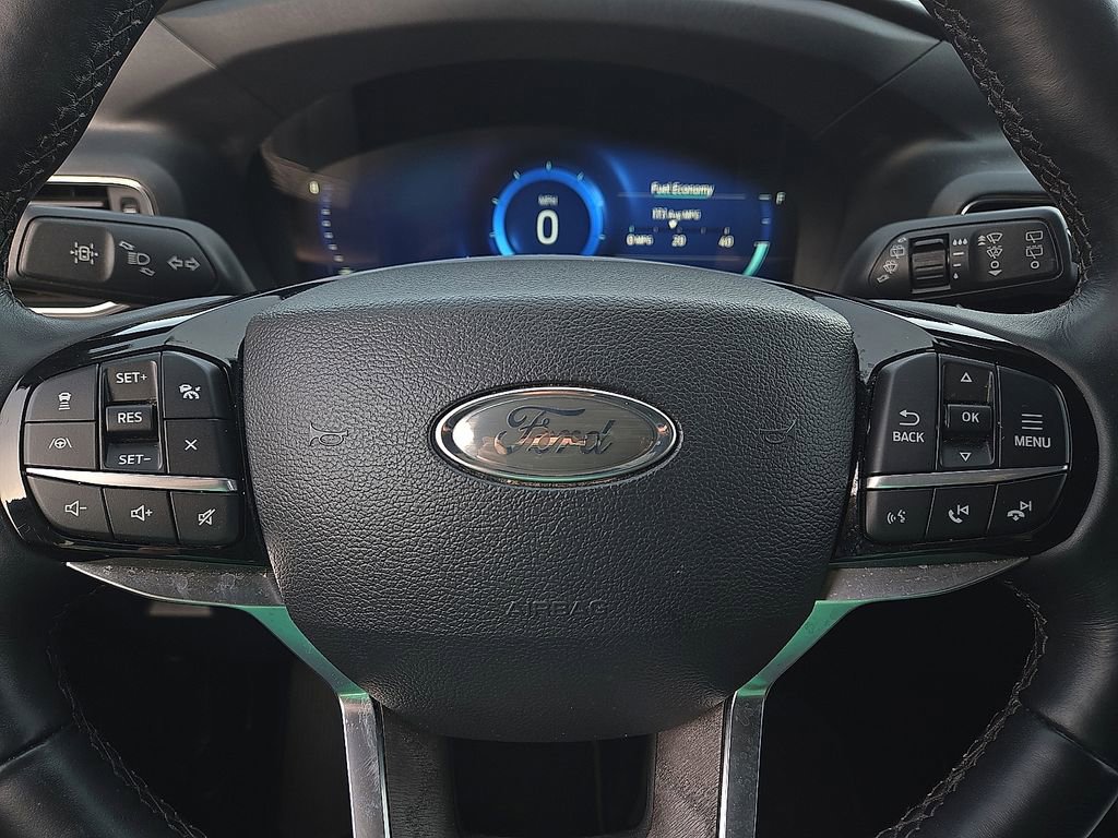 Used 2022 Ford Explorer Platinum w/ Equipment Group 601A AWD/4WD image 19