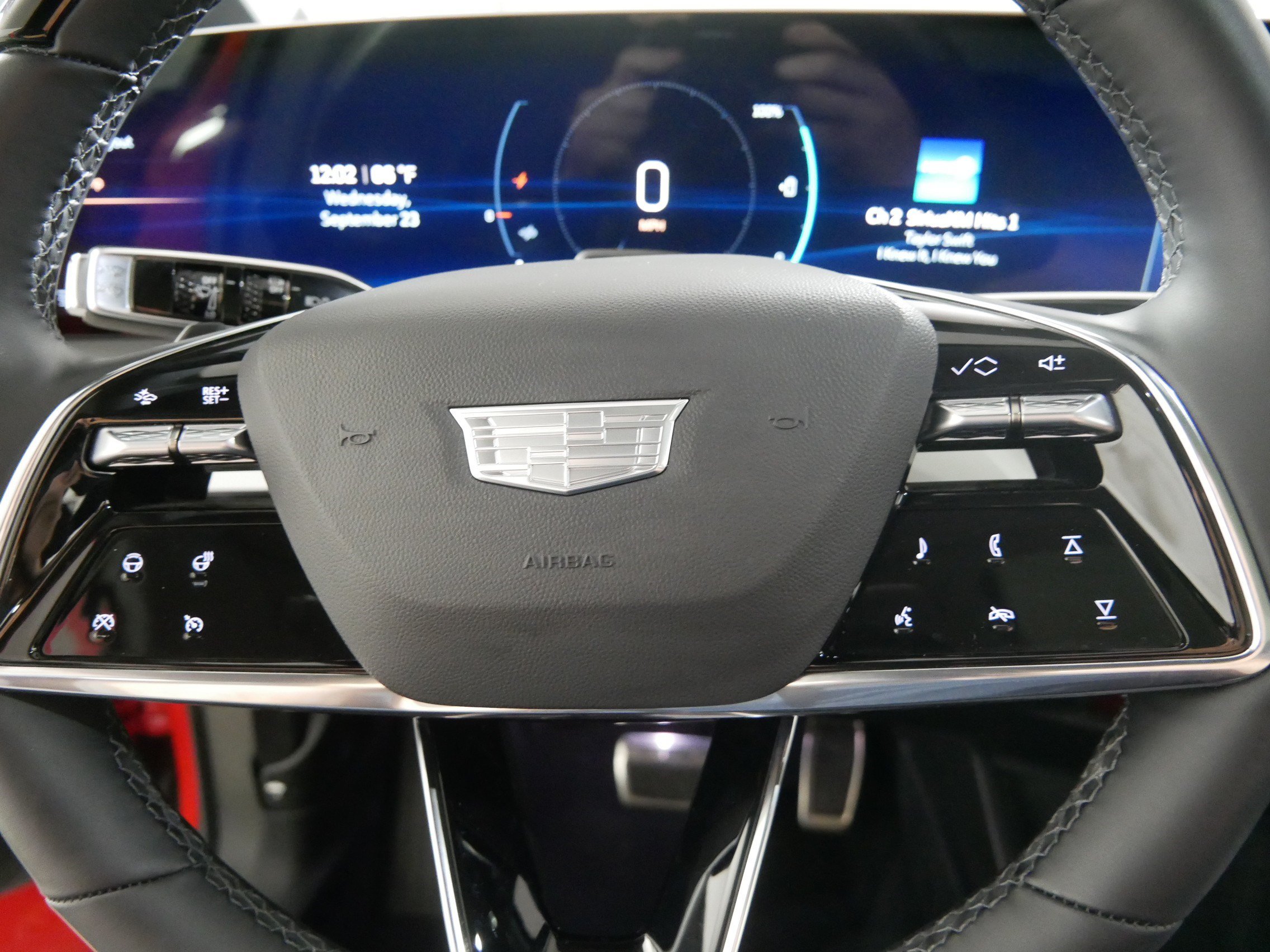 Used 2025 Cadillac Optiq Sport 2 AWD/4WD image 25