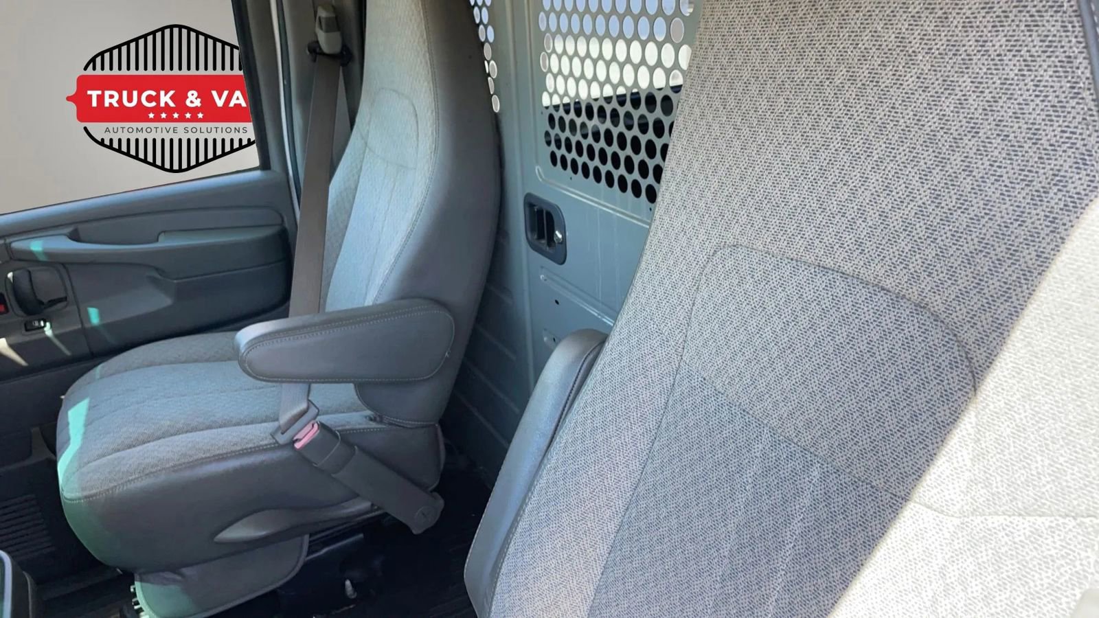 Used 2013 Chevrolet Express 2500 RWD image 26