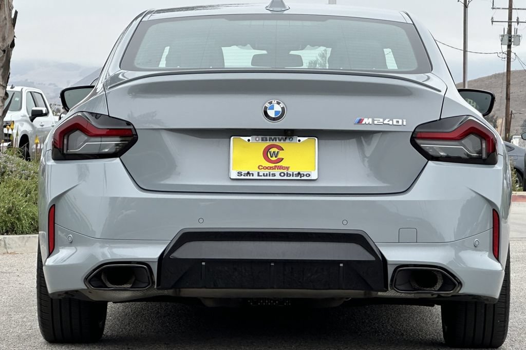 Used 2025 BMW M240i Coupe RWD image 4