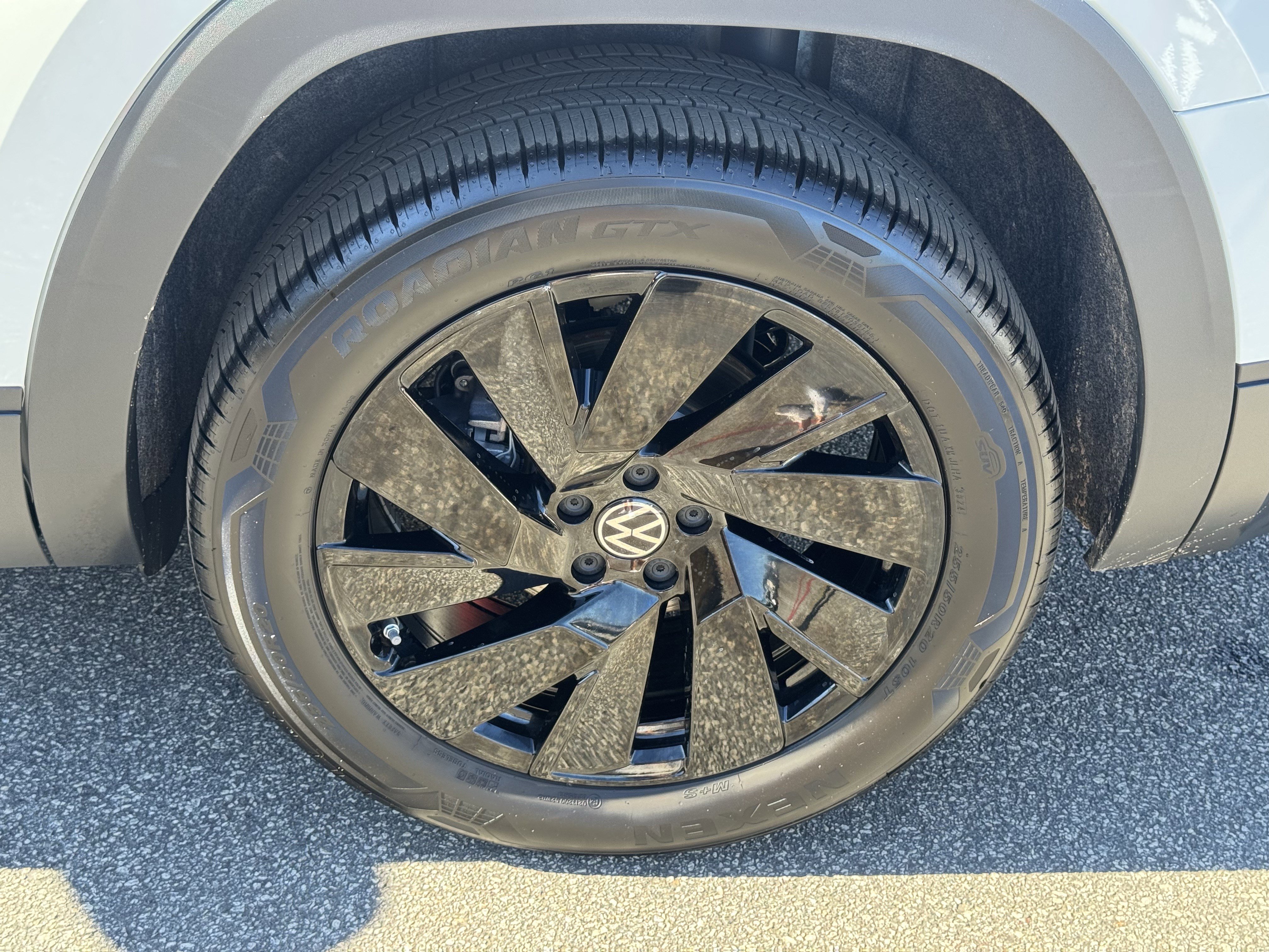 Used 2025 Volkswagen Atlas SE image 19