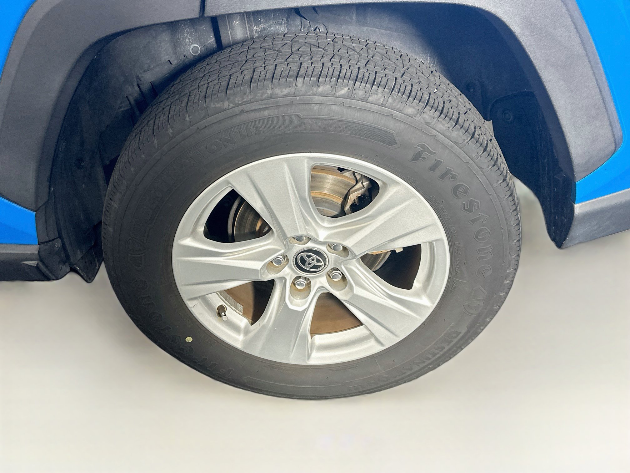 Used 2020 Toyota RAV4 XLE w/ Convenience Package FWD image 11