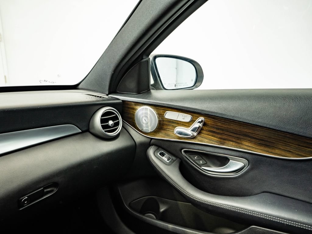 Used 2018 Mercedes-Benz C 300 4MATIC Sedan image 39