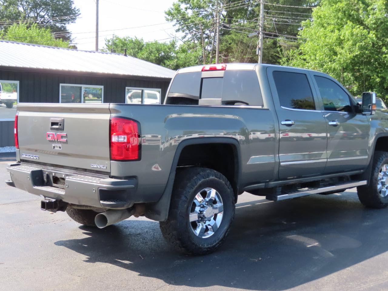 Used 2018 GMC Sierra 3500 Denali w/ Duramax Plus Package AWD/4WD image 21
