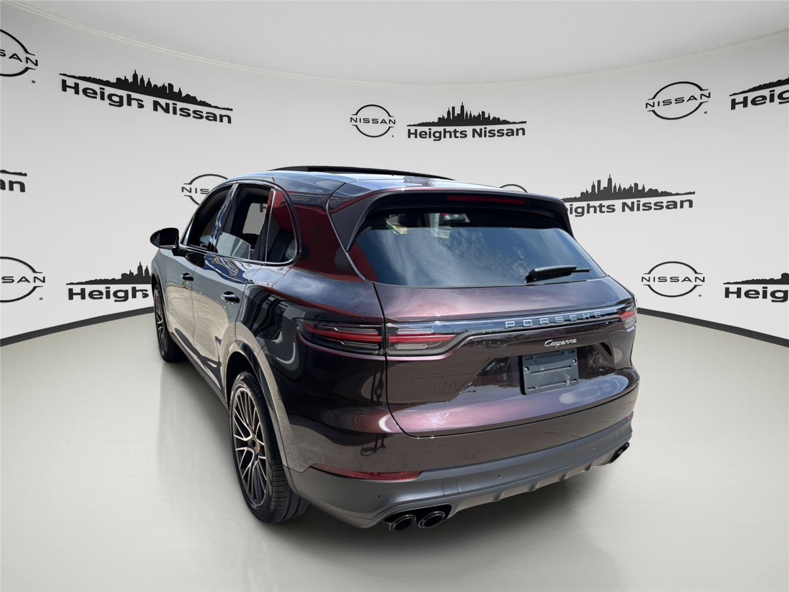 Used 2022 Porsche Cayenne Platinum Edition AWD/4WD image 4