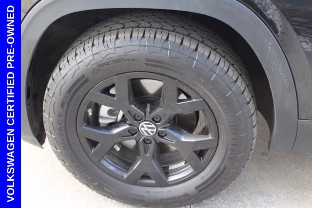 Used 2025 Volkswagen Atlas Peak Edition SE image 13