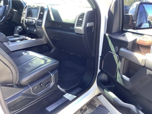 Used 2015 Ford F150 Platinum w/ Equipment Group 701A Luxury AWD/4WD image 29