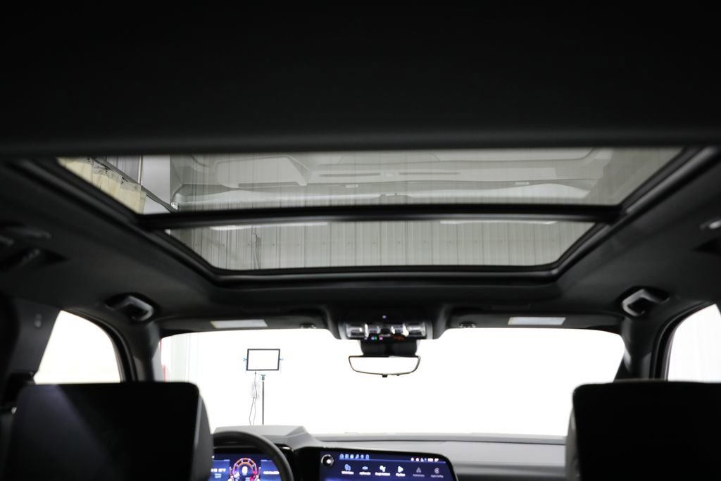 New 2026 Chevrolet Suburban Premier AWD/4WD image 9
