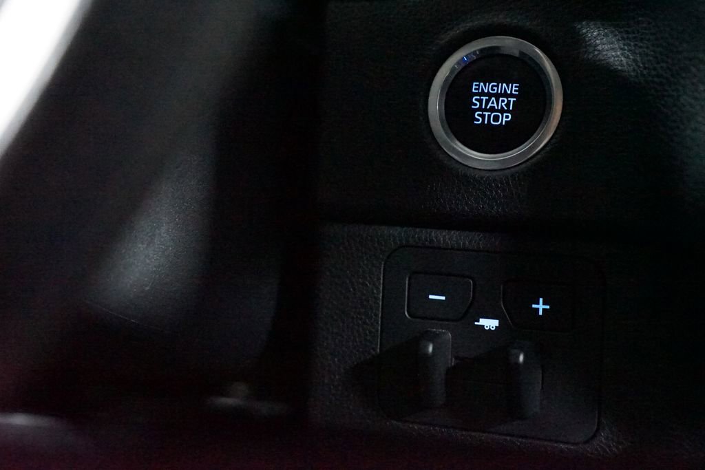 Used 2022 Toyota Tundra SR5 w/ Convenience Package image 24