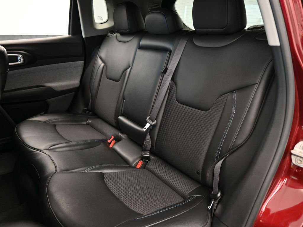 Used 2022 Jeep Compass Latitude image 29