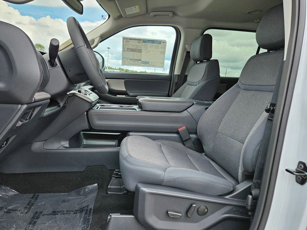 New 2025 Ford Expedition Active image 10