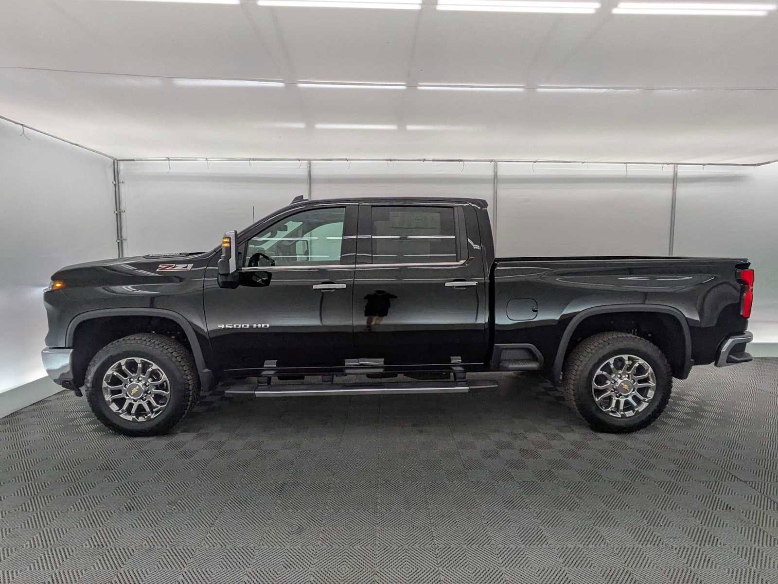 New 2026 Chevrolet Silverado 3500 LTZ w/ LTZ Plus Package AWD/4WD image 3